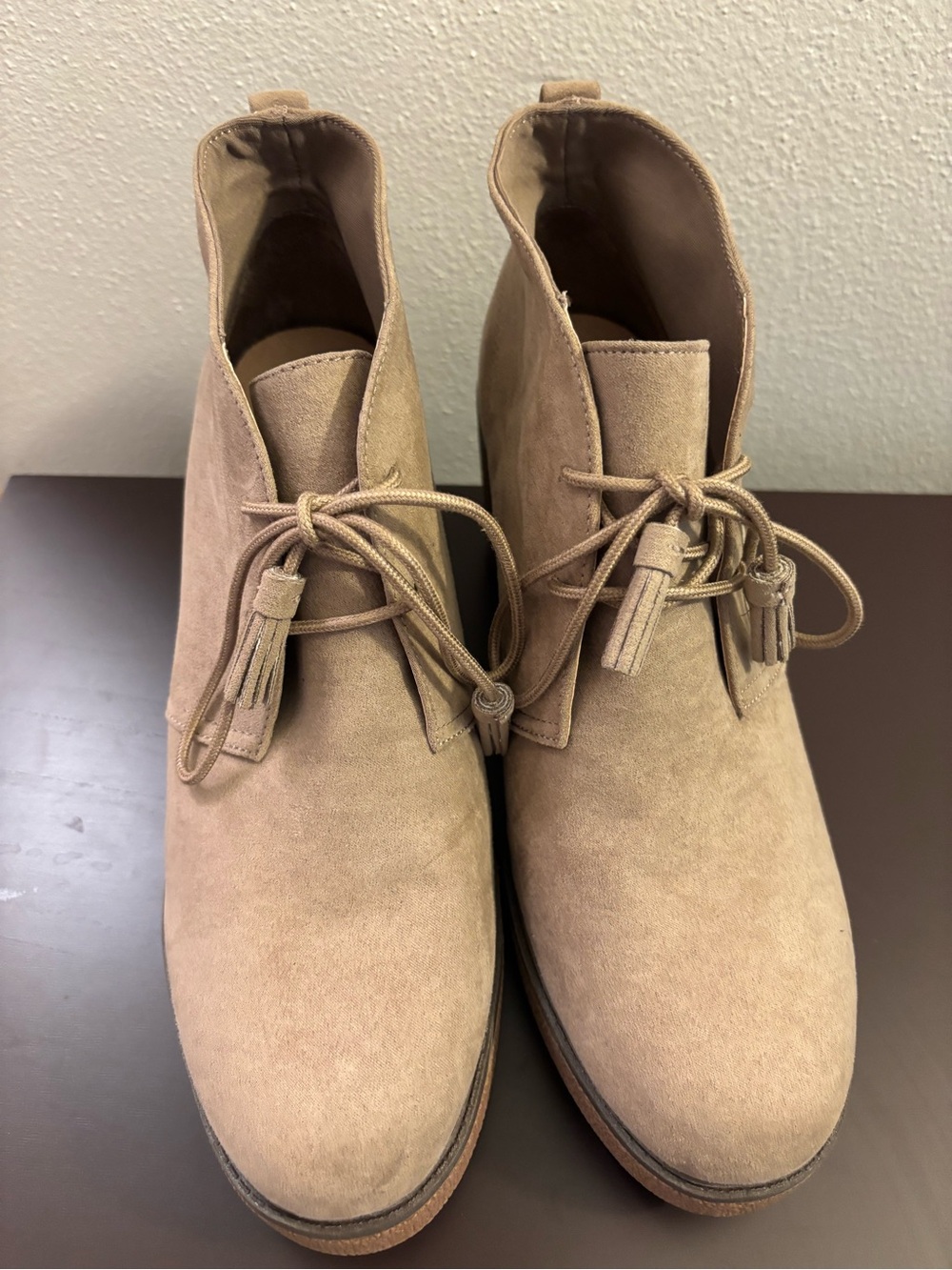 Dr. Scholl's Women's Dakota Micro Suede Ankle Booties in Beige
Size 11